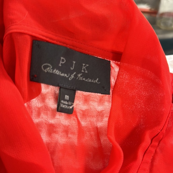 Read sheer blouse with front bow - Picture 2 of 4